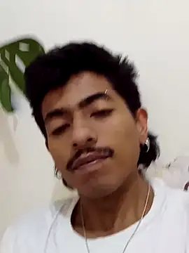 SkinniYamo online show from April 2026 04:26:01 AM