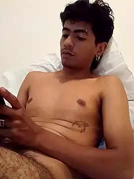 SkinniYamo online show from June 2026 04:29:02 AM