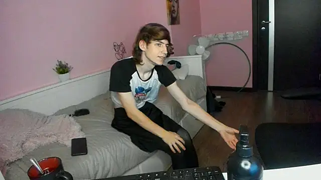 AvenGlow online show from November 2025 05:21:02 AM