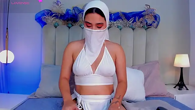 Melanie hillz online show from November 2025 04:44:01 PM