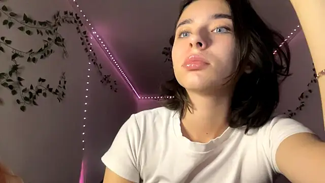 LilithFlamey online show from November 2025 04:18:02 PM