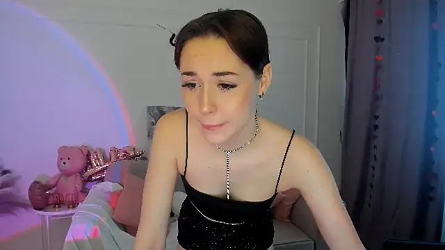 MakeYoueHappy online show from February 2026 04:35:01 AM