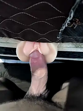 Renatomendes07H online show from April 2026 12:33:02 AM