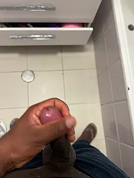 negrinho5 online show from April 2026 01:00:02 AM