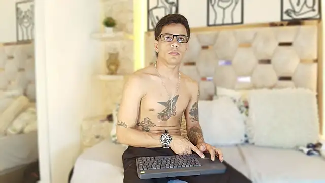 Andrew Haalls online show from November 2025 08:32:01 PM