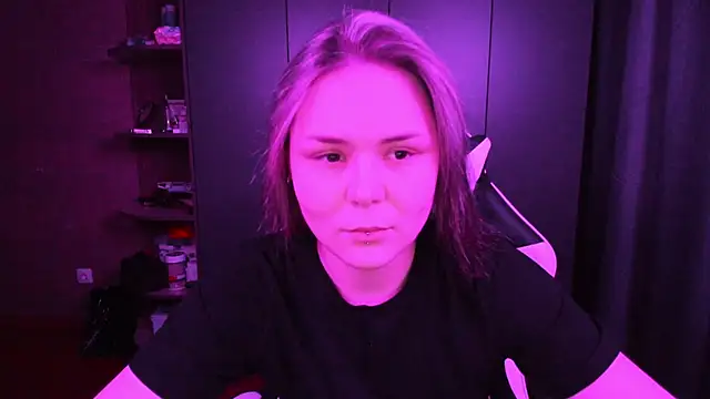 sophia lix online show from November 2025 02:02:01 PM