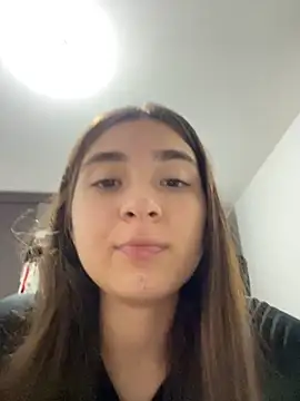 Snapshot of Valentina_ro chatting on October 2025 01:50:01 AM Valentina ro online show from October 2025 01:50:01 AM