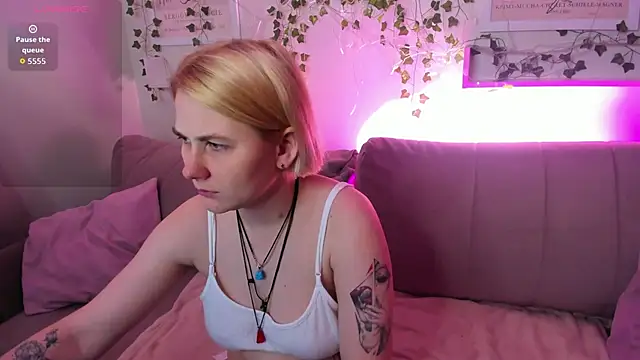 Alice Maurik online show from November 2025 11:10:02 AM