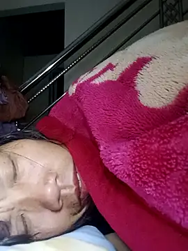 bella-la online show from December 2025 10:27:01 PM