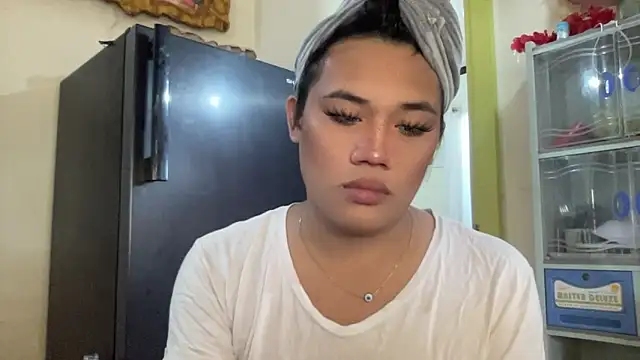 untouchable mia online show from January 2026 04:49:01 AM