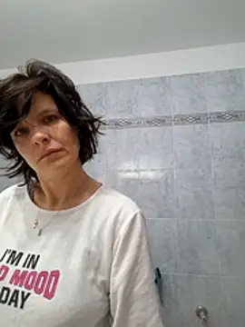 Piediniecollant online show from December 2025 05:38:02 AM