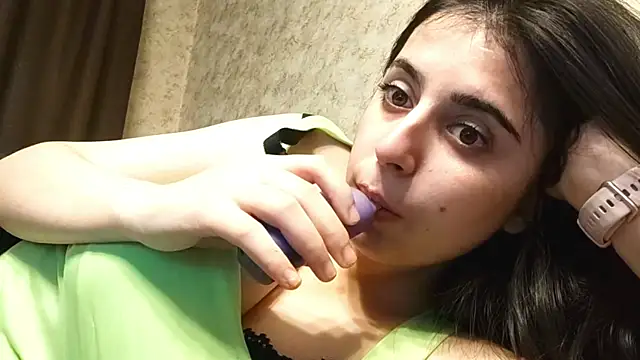 Snapshot of Lina_rix chatting on October 2025 01:03:02 PM Lina rix online show from October 2025 01:03:02 PM