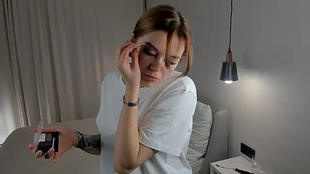 JulienneHauptman online show from November 2025 01:49:01 AM