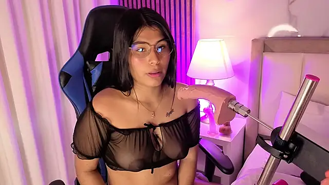 Mara Scott online show from November 2025 07:57:02 PM