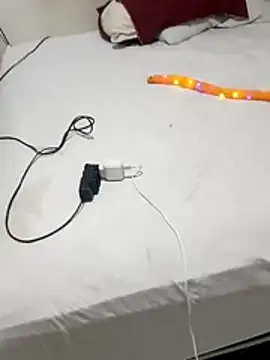  - - -meretriz online show from October 2025 08:46:02 PM