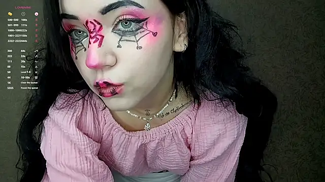 Snapshot of solarsiren chatting on October 2025 05:19:01 AM solarsiren online show from October 2025 05:19:01 AM