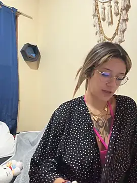 Snapshot of xsuusy chatting on October 2025 10:01:01 PM xsuusy online show from October 2025 10:01:01 PM