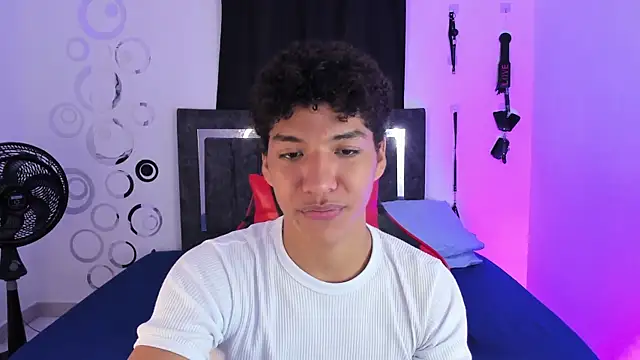 Maximiliano Khalil online show from November 2025 07:47:01 PM