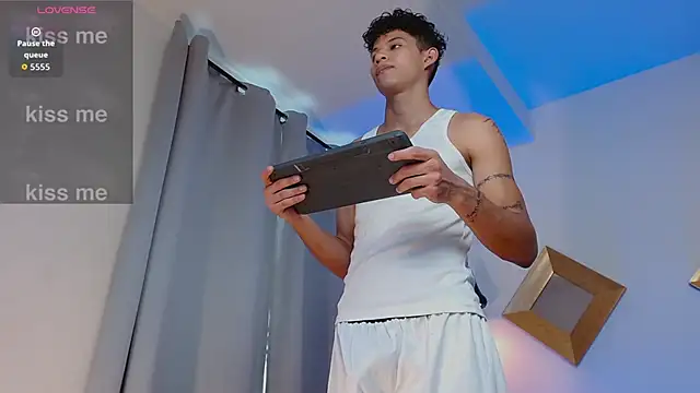 KamiSuarez online show from February 2026 06:23:01 PM