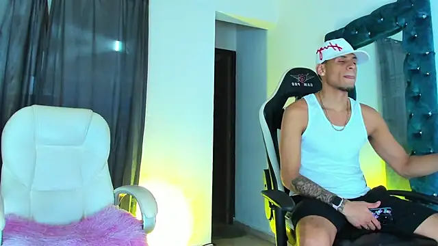 Yourtemptation555 online show from October 2025 11:50:04 PM