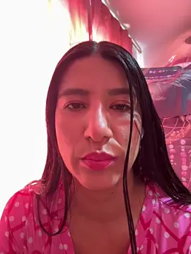 scarlethsb33 online show from November 2025 12:37:02 PM