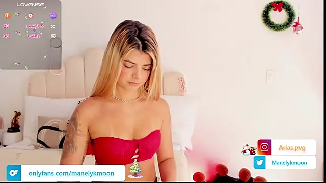 Manelyk  moon online show from December 2025 03:41:02 PM