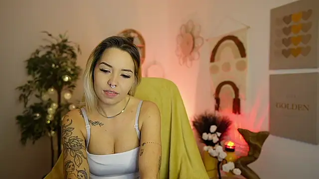 Snapshot of Anabel_Moon chatting on November 2025 02:39:02 PM Anabel Moon online show from November 2025 02:39:02 PM