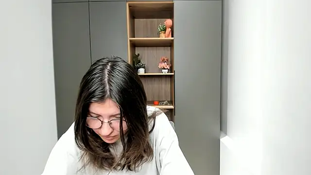 Snapshot of VickieChantos chatting on October 2025 04:48:01 AM VickieChantos online show from October 2025 04:48:01 AM