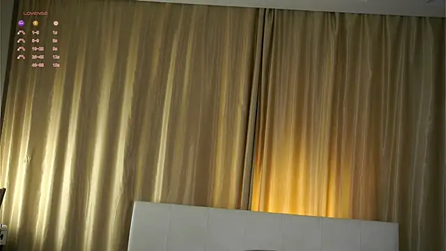 MagdalenWikle online show from November 2025 10:26:01 AM