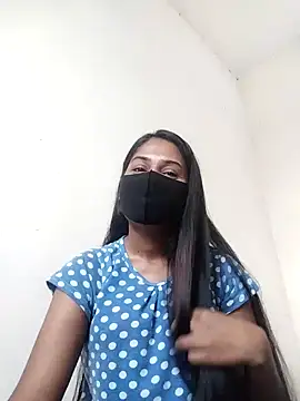 Green LaDY66 online show from November 2025 04:44:02 AM