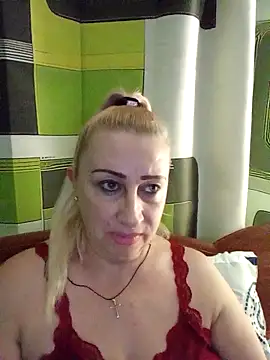 Esenia505 online show from December 2025 03:05:01 PM