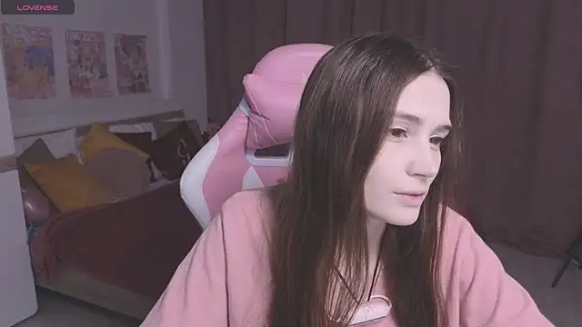 Hana Flo  online show from November 2025 02:49:02 PM