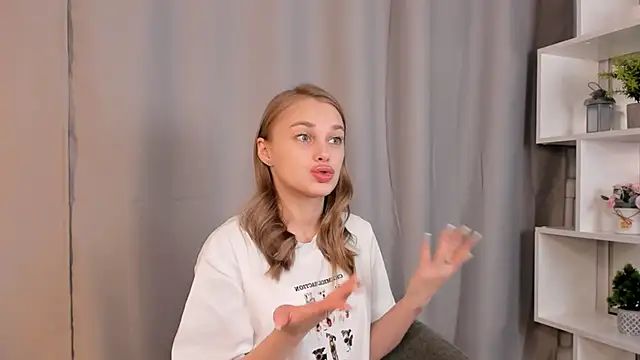 SlyviaCrapo online show from October 2025 09:22:01 AM