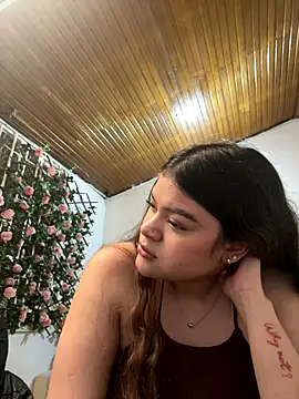 Snapshot of Tharafresneda_ chatting on October 2025 02:30:01 PM Tharafresneda  online show from October 2025 02:30:01 PM