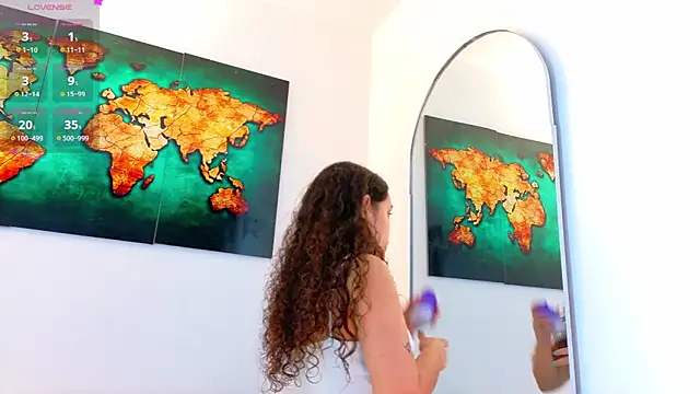 R3d Moonss   online show from February 2026 06:19:01 PM