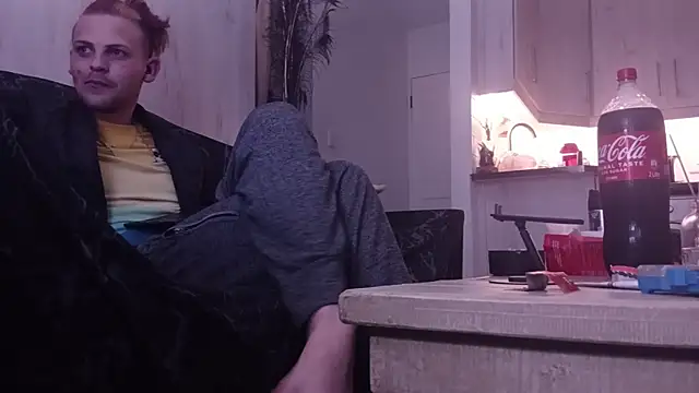 THOMMONSTER5299 online show from December 2025 08:25:01 PM