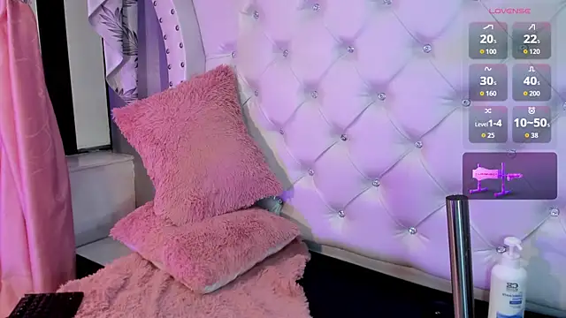 Cristinawhite online show from December 2025 07:53:01 PM