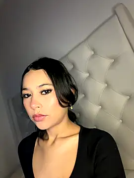 isabella-montes online show from November 2025 03:27:02 AM