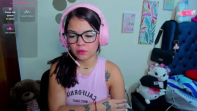 Emma boo online show from November 2025 03:07:02 PM