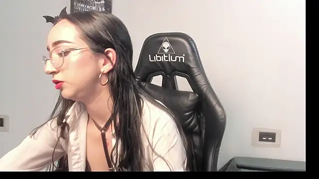 LindsayWild online show from November 2025 06:42:02 PM