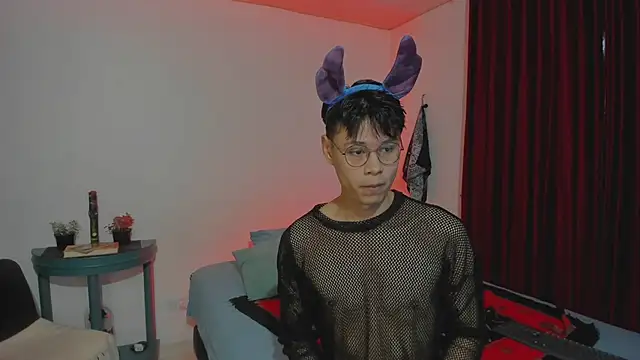 estmonnn online show from November 2025 12:23:01 AM