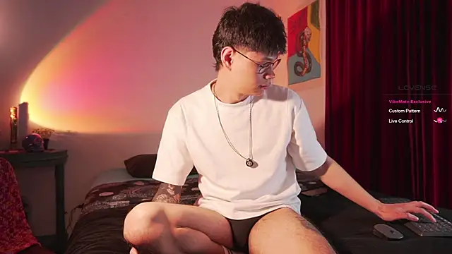 estmonnn online show from April 2026 02:51:02 AM