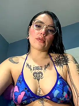 Naomip online show from October 2025 01:13:01 PM