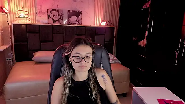 Im-Lola online show from February 2026 08:42:02 PM