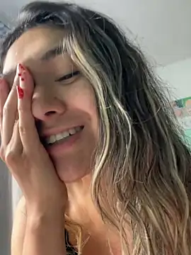 Im-Lola online show from April 2026 01:42:02 PM