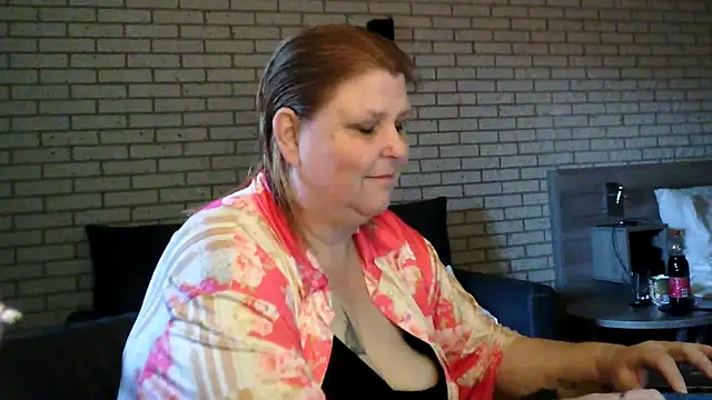 Sylviastar46 online show from April 2026 06:55:01 AM