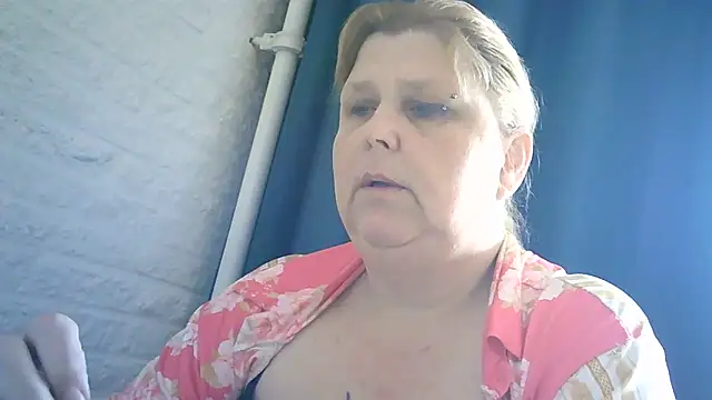 Sylviastar46 online show from April 2026 07:44:02 AM