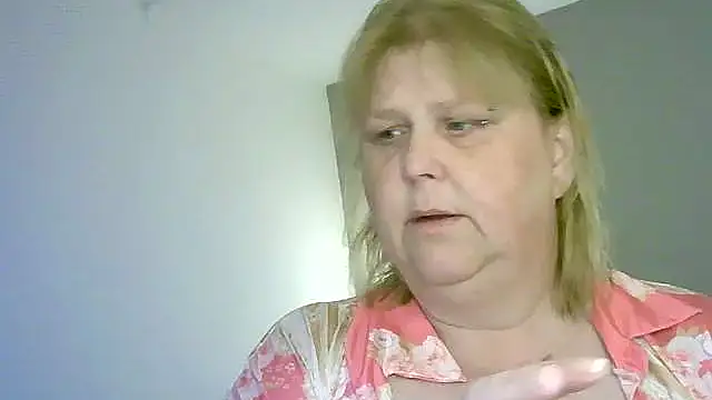 Snapshot of Sylviastar46 chatting on May 2026 04:58:02 PM Sylviastar46 online show from May 2026 04:58:02 PM