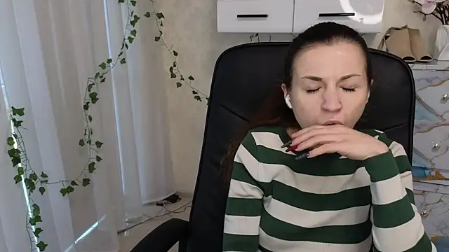 Ulyanix online show from April 2026 04:04:01 AM