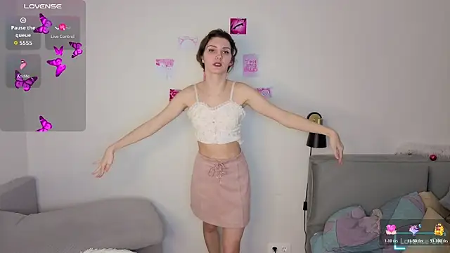 LauraYoungg online show from March 2026 10:03:02 PM